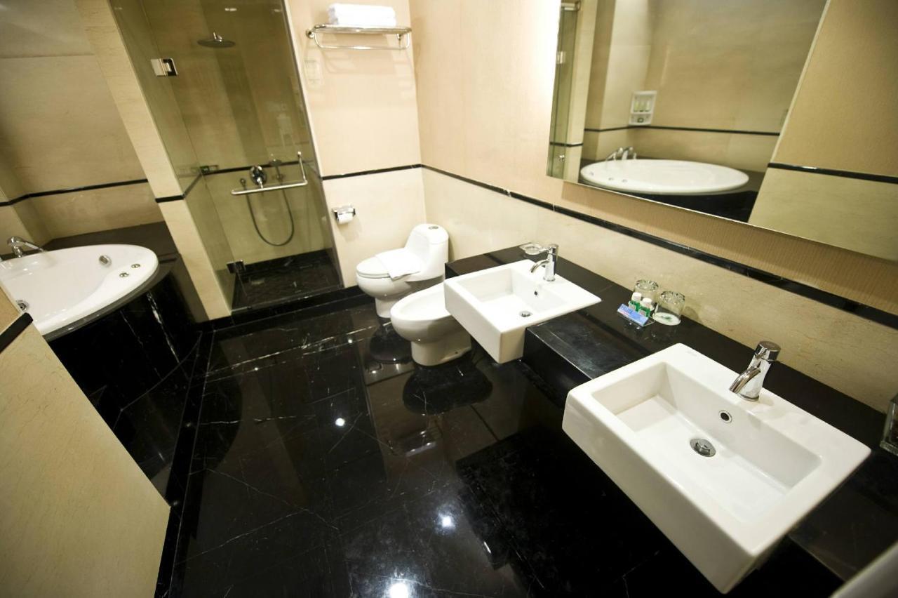 Emerald Garden International Hotel Medan Extérieur photo