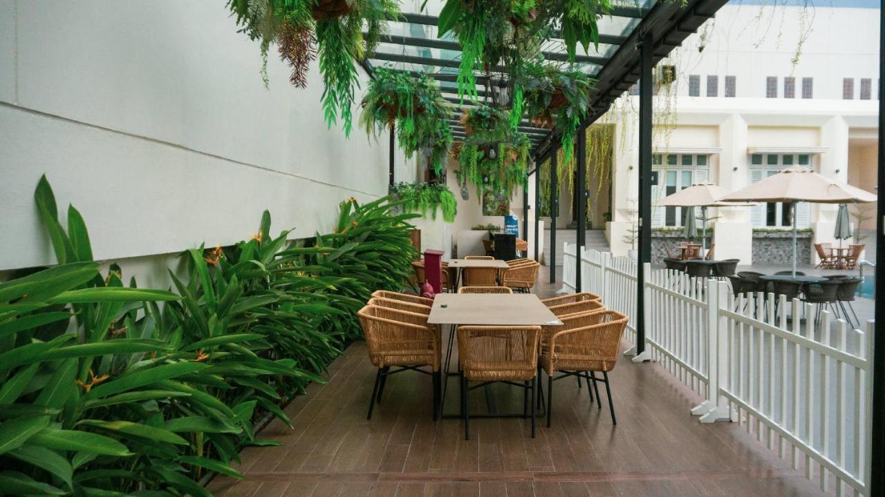 Emerald Garden International Hotel Medan Extérieur photo