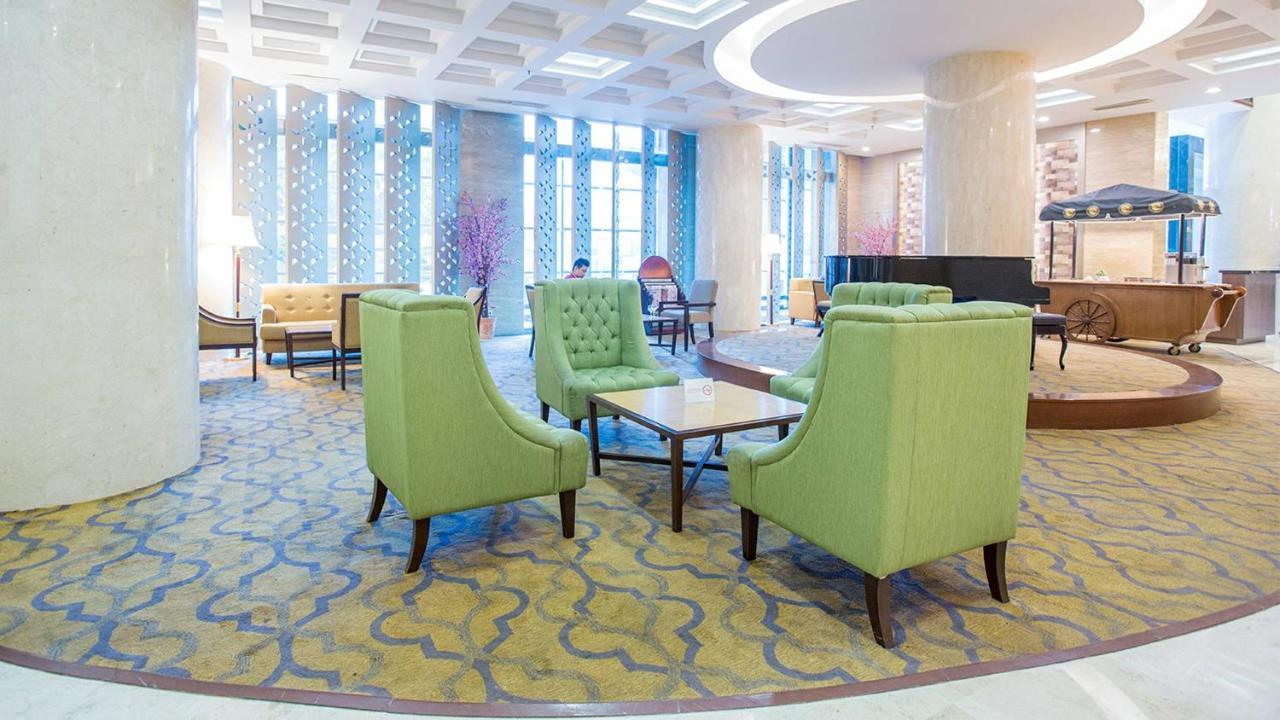 Emerald Garden International Hotel Medan Extérieur photo