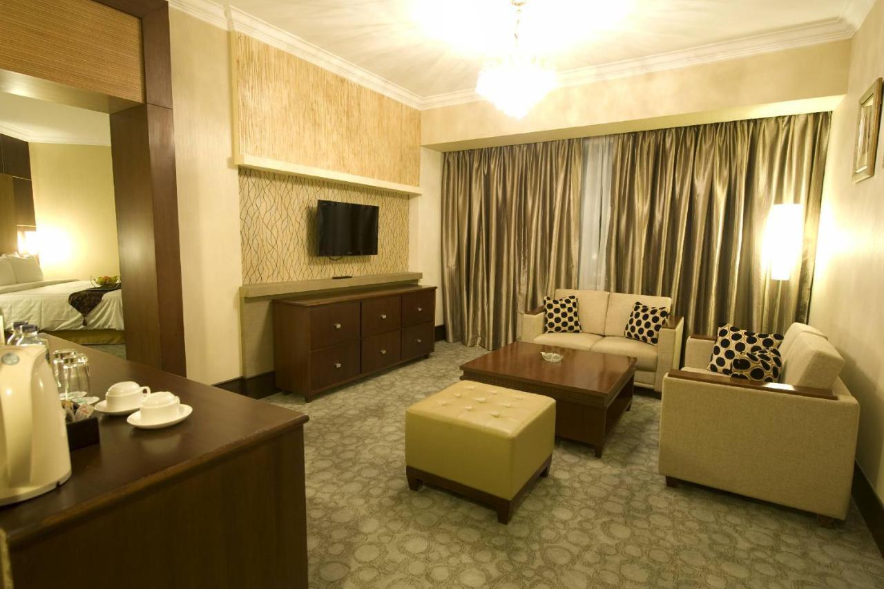 Emerald Garden International Hotel Medan Extérieur photo