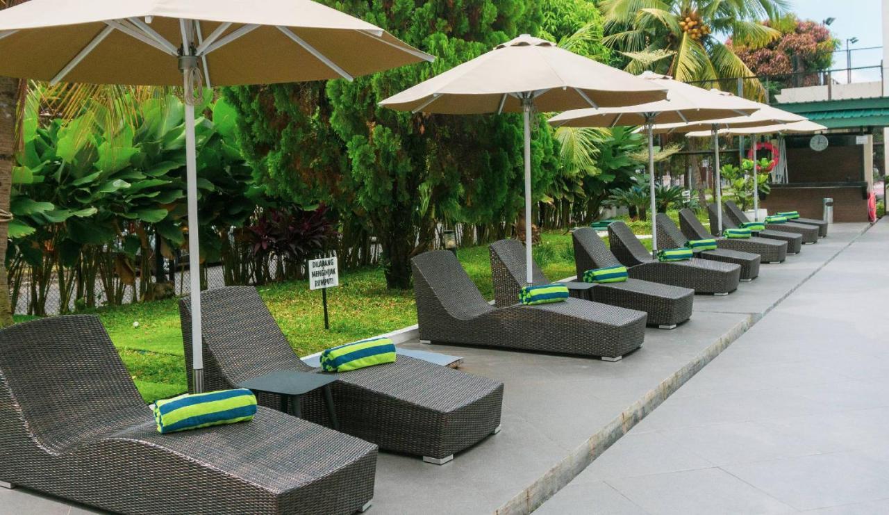Emerald Garden International Hotel Medan Extérieur photo