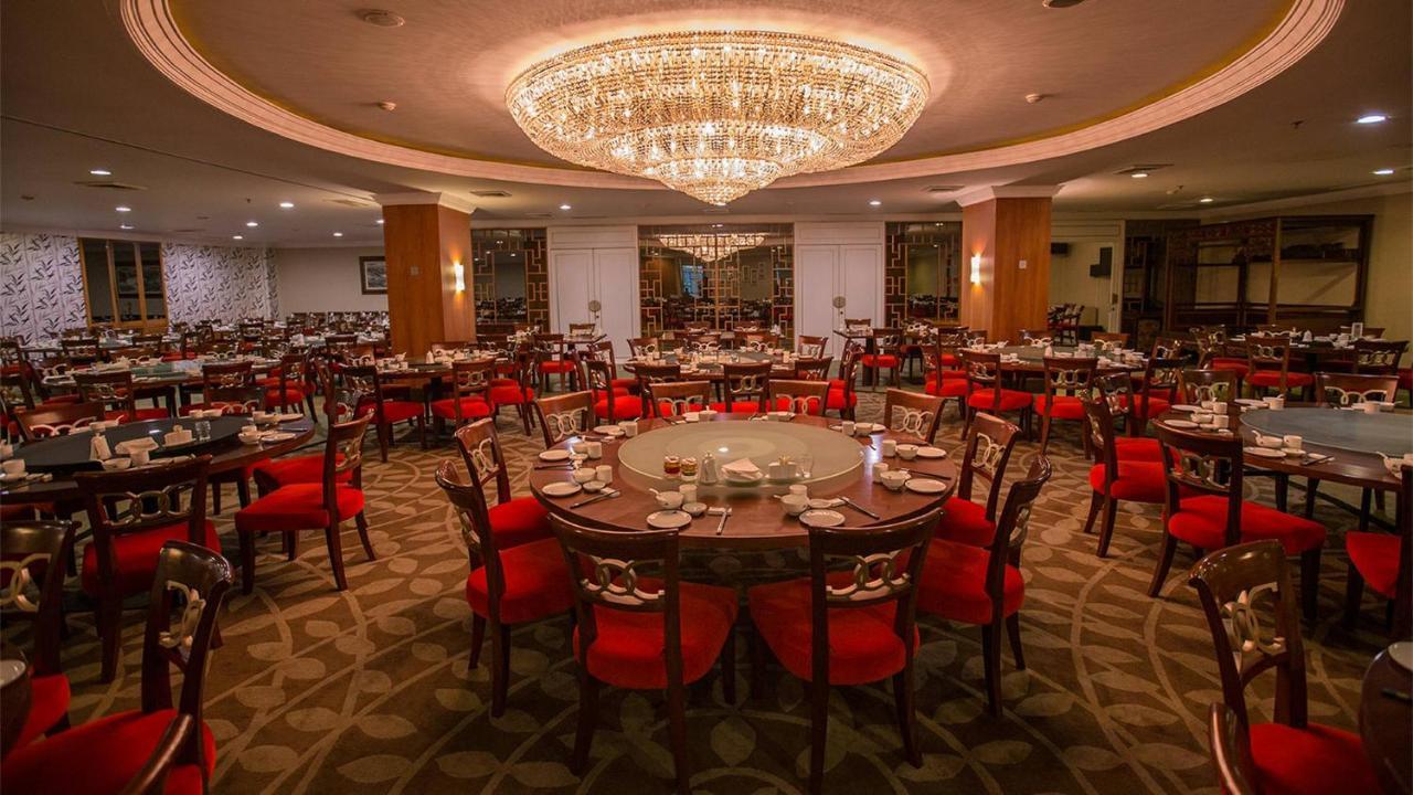 Emerald Garden International Hotel Medan Extérieur photo