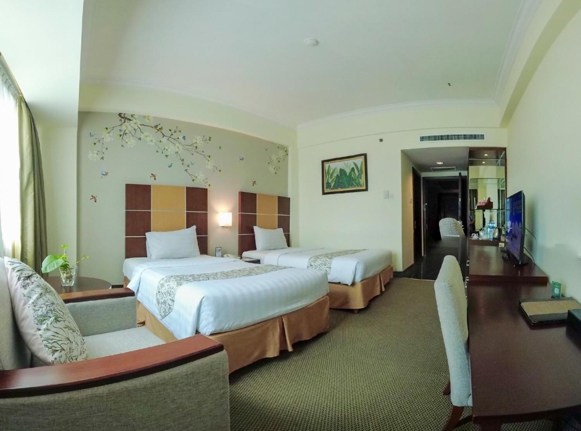 Emerald Garden International Hotel Medan Extérieur photo