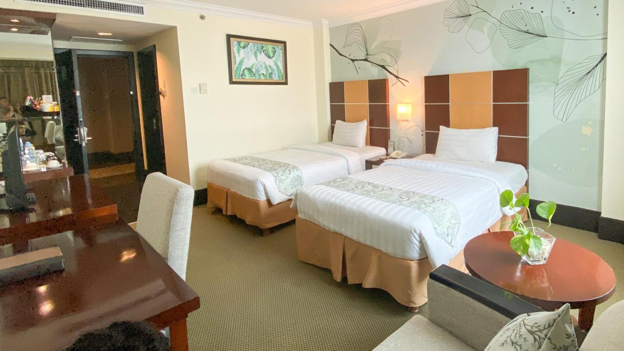Emerald Garden International Hotel Medan Extérieur photo