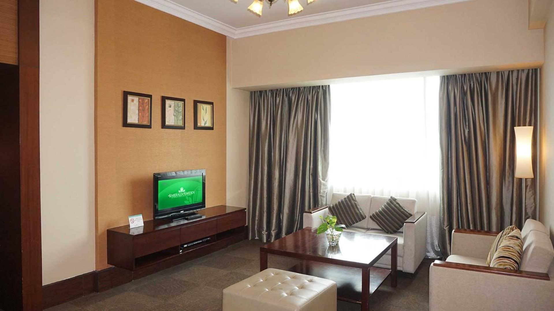 Emerald Garden International Hotel Medan Extérieur photo