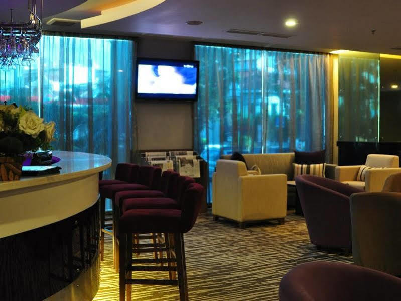 Emerald Garden International Hotel Medan Extérieur photo