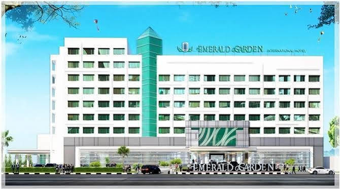 Emerald Garden International Hotel Medan Extérieur photo